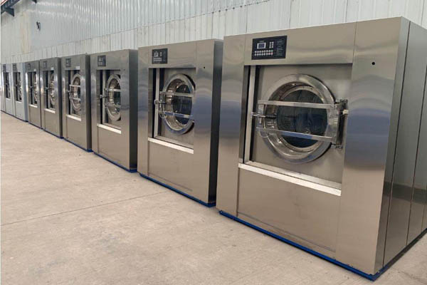 海鑫機電拼速度、高效率地完成7臺工業(yè)洗脫機的發(fā)貨任務(wù)